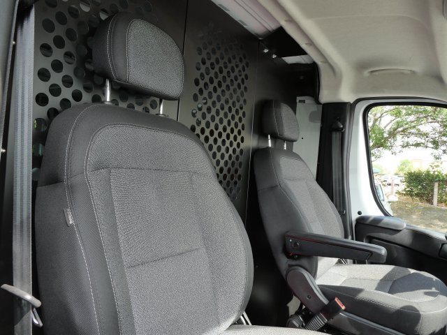 Used 2025 RAM ProMaster 2500 w/ U-Haul Equipment Group FWD image 9