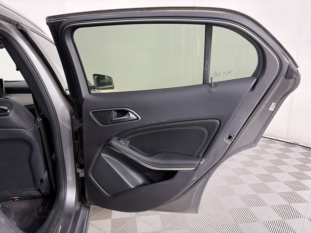 Used 2017 Mercedes-Benz GLA 250 4MATIC image 28