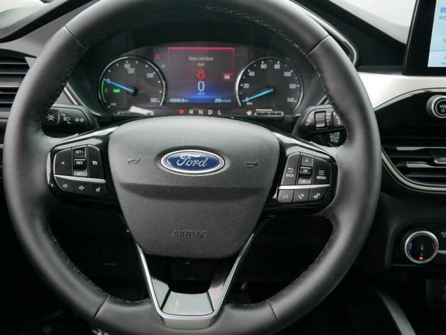Certified 2022 Ford Escape SE w/ SE Sport Appearance Package image 17