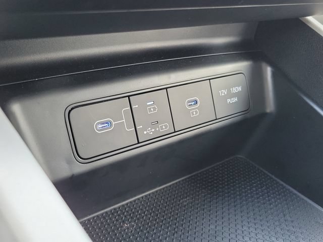 Used 2025 Hyundai Tucson SE FWD image 28