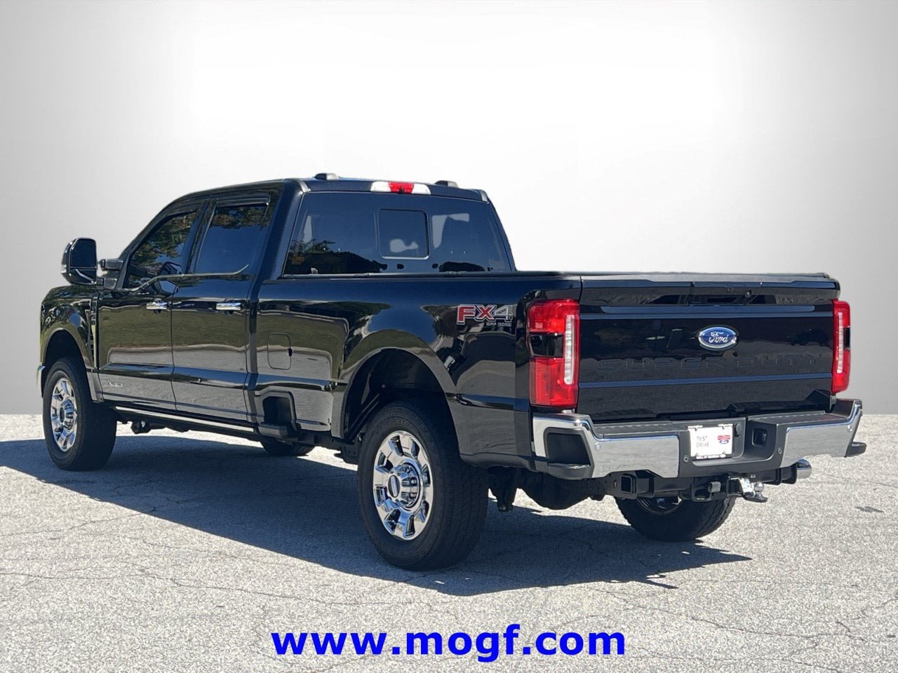 Certified 2025 Ford F350 Lariat w/ Lariat Ultimate Package AWD/4WD image 2