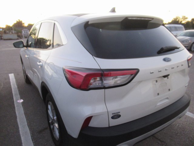 Certified 2020 Ford Escape SE image 2
