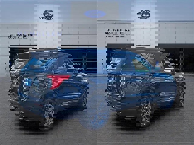 Certified 2024 Ford Explorer XLT w/ Equipment Group 202A image 4