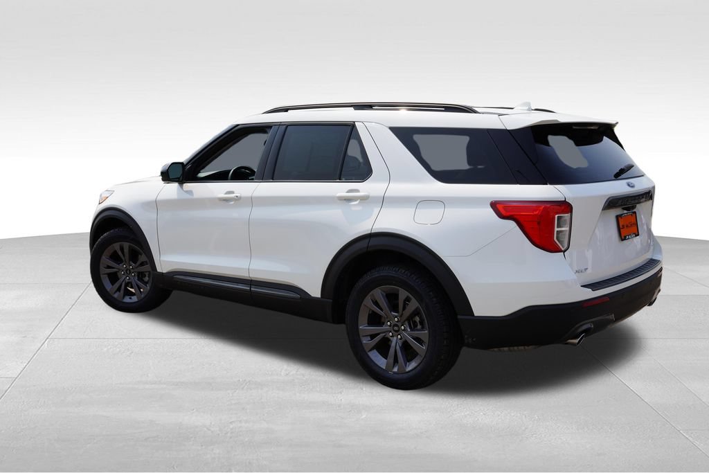 Certified 2024 Ford Explorer XLT w/ Equipment Group 202A AWD/4WD image 8