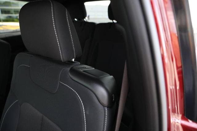 Used 2024 Jeep Grand Cherokee L Laredo w/ Luxury Tech Group I AWD/4WD image 27