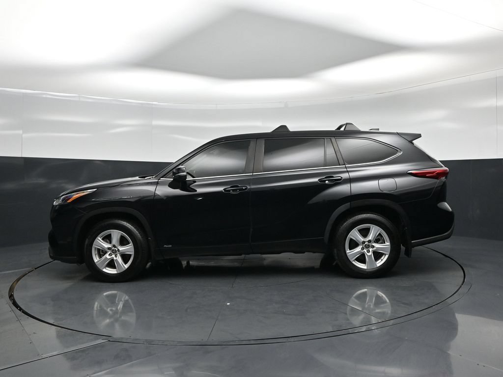 Used 2023 Toyota Highlander LE AWD/4WD image 28