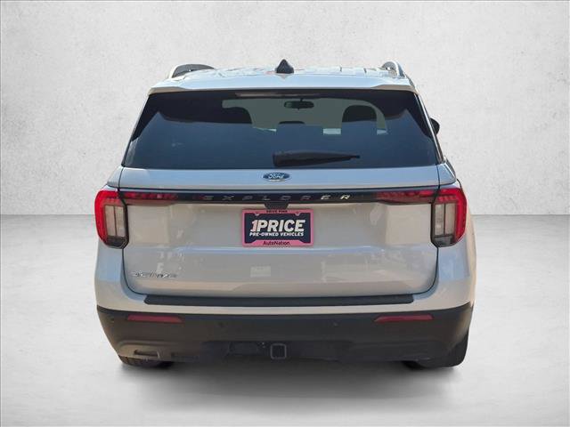 Certified 2025 Ford Explorer Active RWD image 7