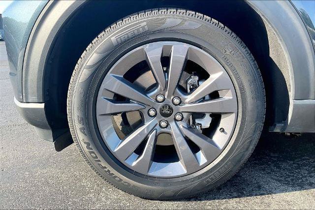 Certified 2022 Ford Explorer XLT w/ Equipment Group 202A RWD image 9