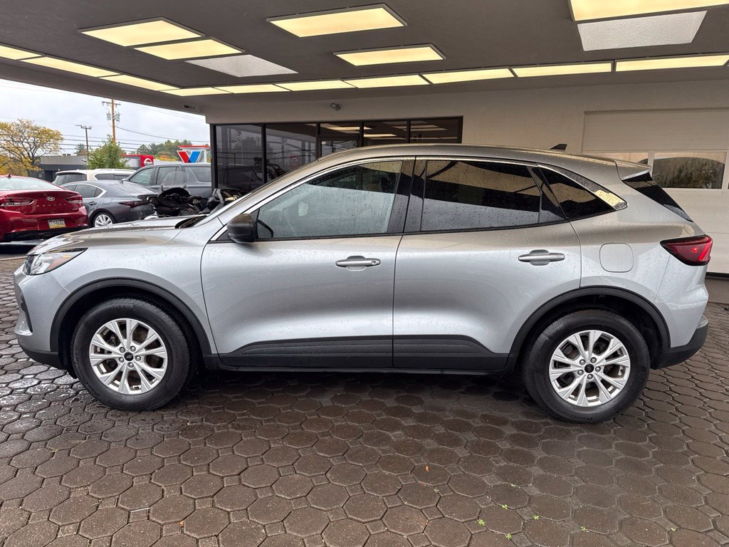 Certified 2023 Ford Escape Active AWD/4WD image 9