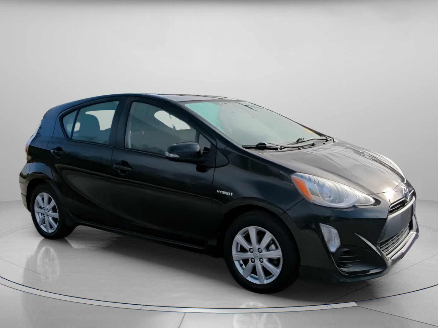 Used 2017 Toyota Prius C Two image 35