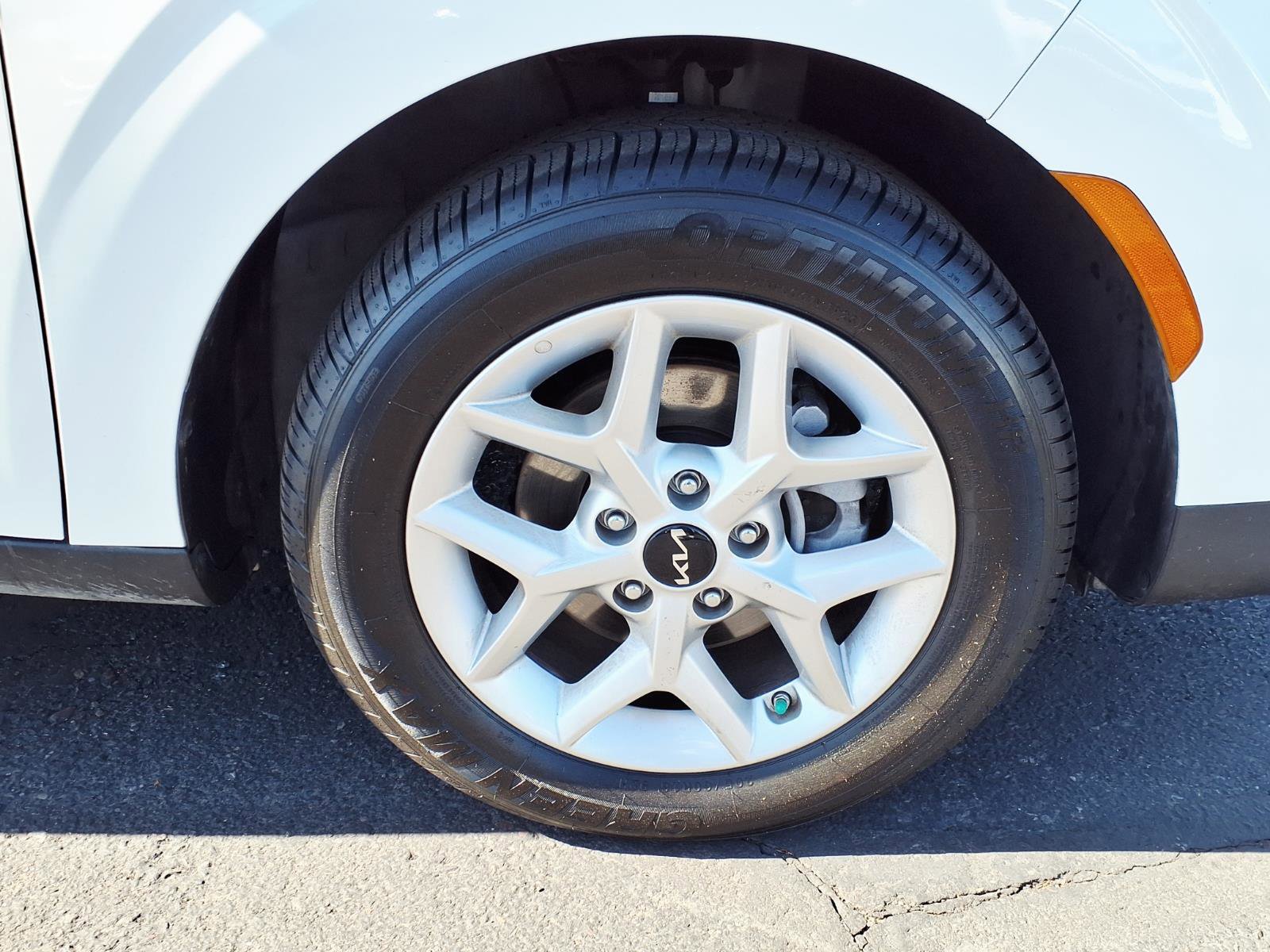 Used 2025 Kia Soul LX FWD image 9
