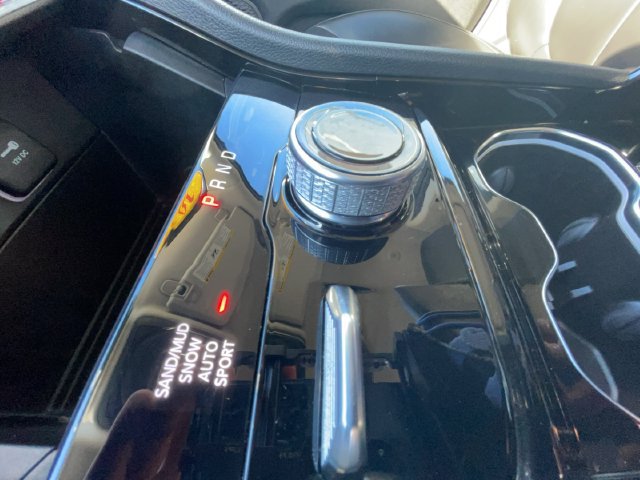 Used 2023 Jeep Grand Cherokee Limited AWD/4WD image 27