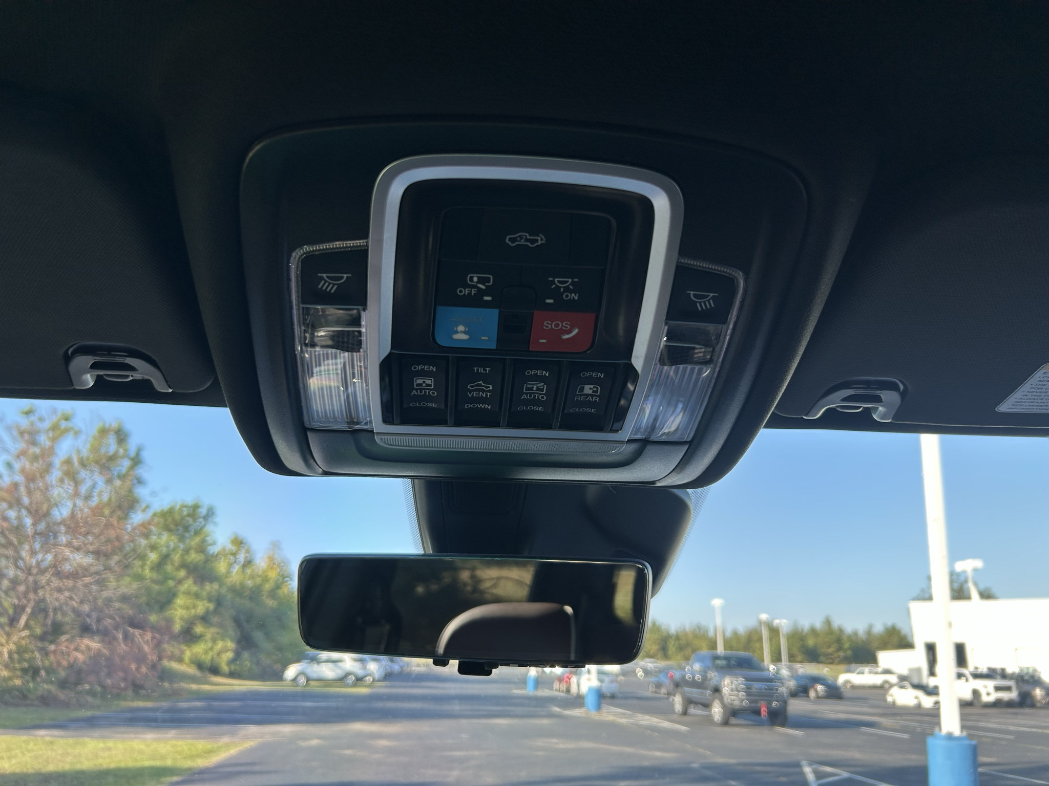Used 2025 RAM 1500 Limited AWD/4WD image 34