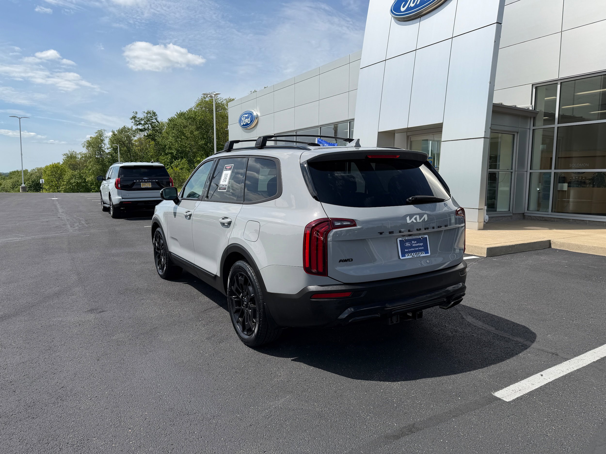 Certified 2025 Ford Expedition Active AWD/4WD image 7