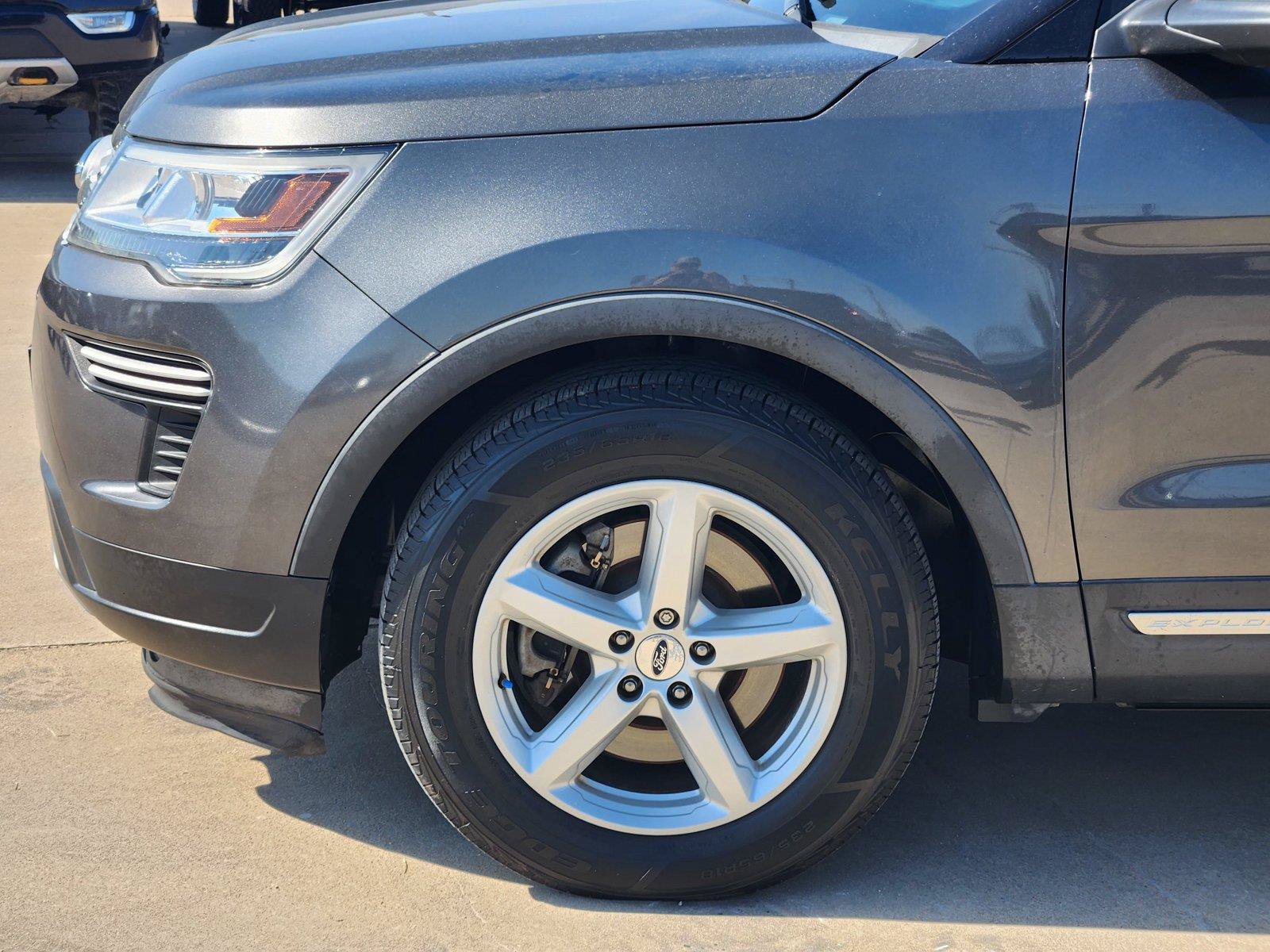 Certified 2019 Ford Explorer XLT FWD image 7