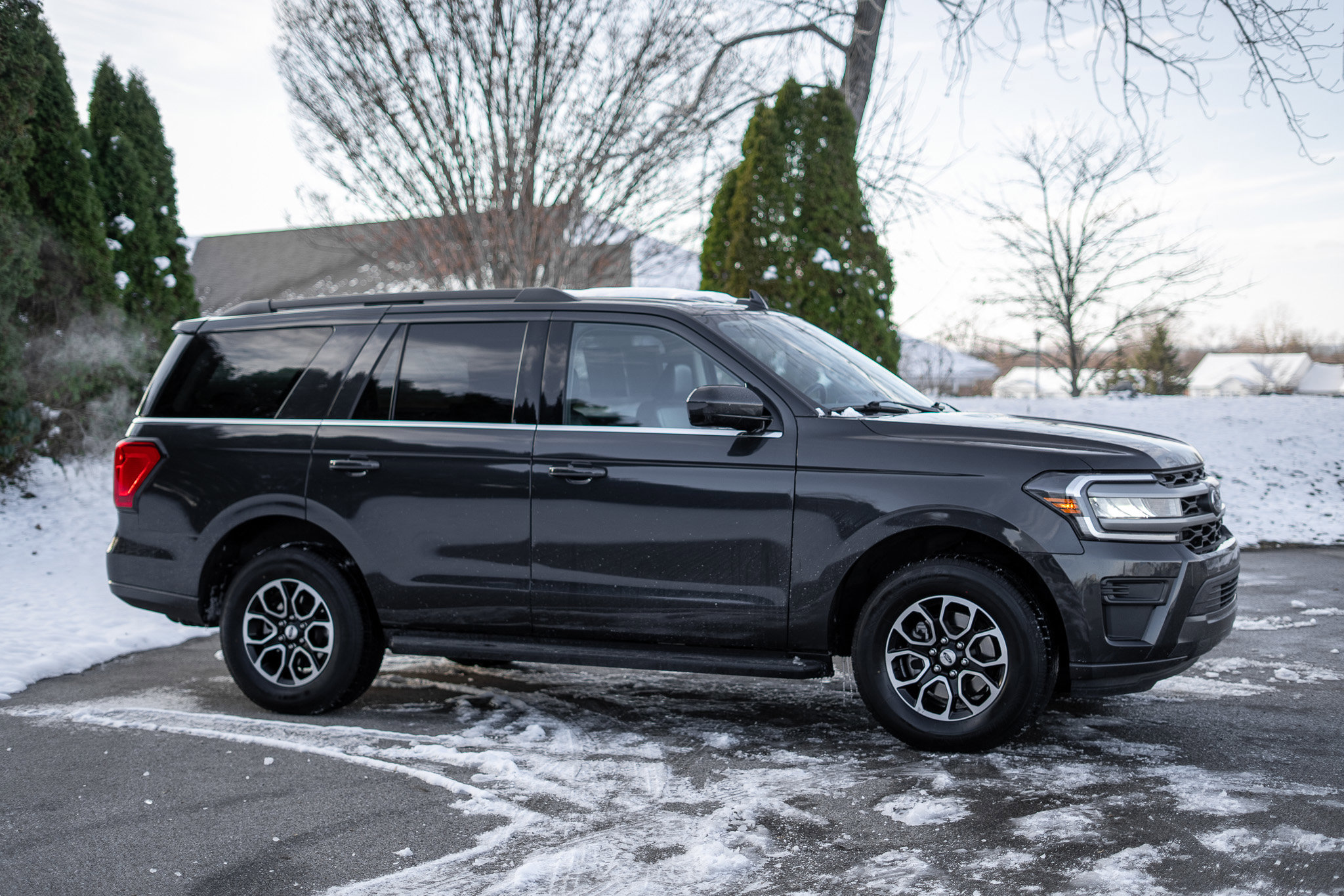 Certified 2024 Ford Expedition XLT image 4