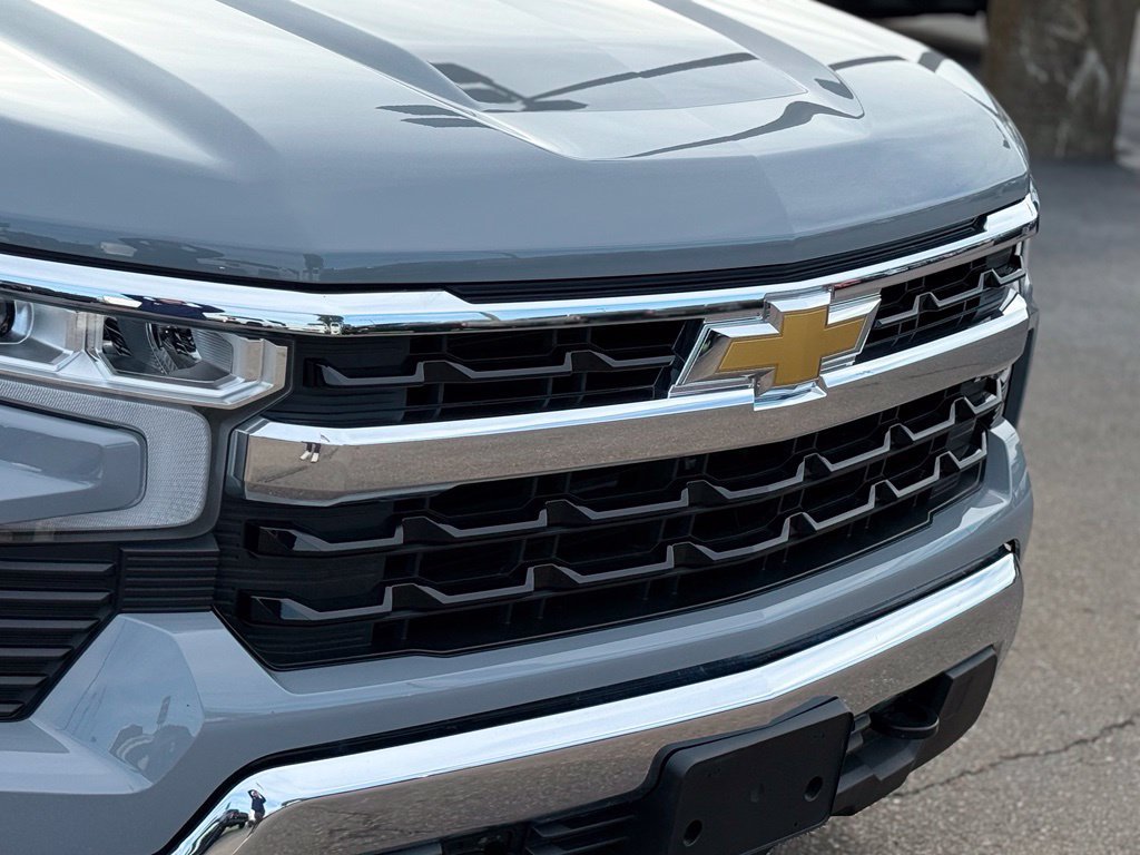 Used 2024 Chevrolet Silverado 1500 LT AWD/4WD image 28
