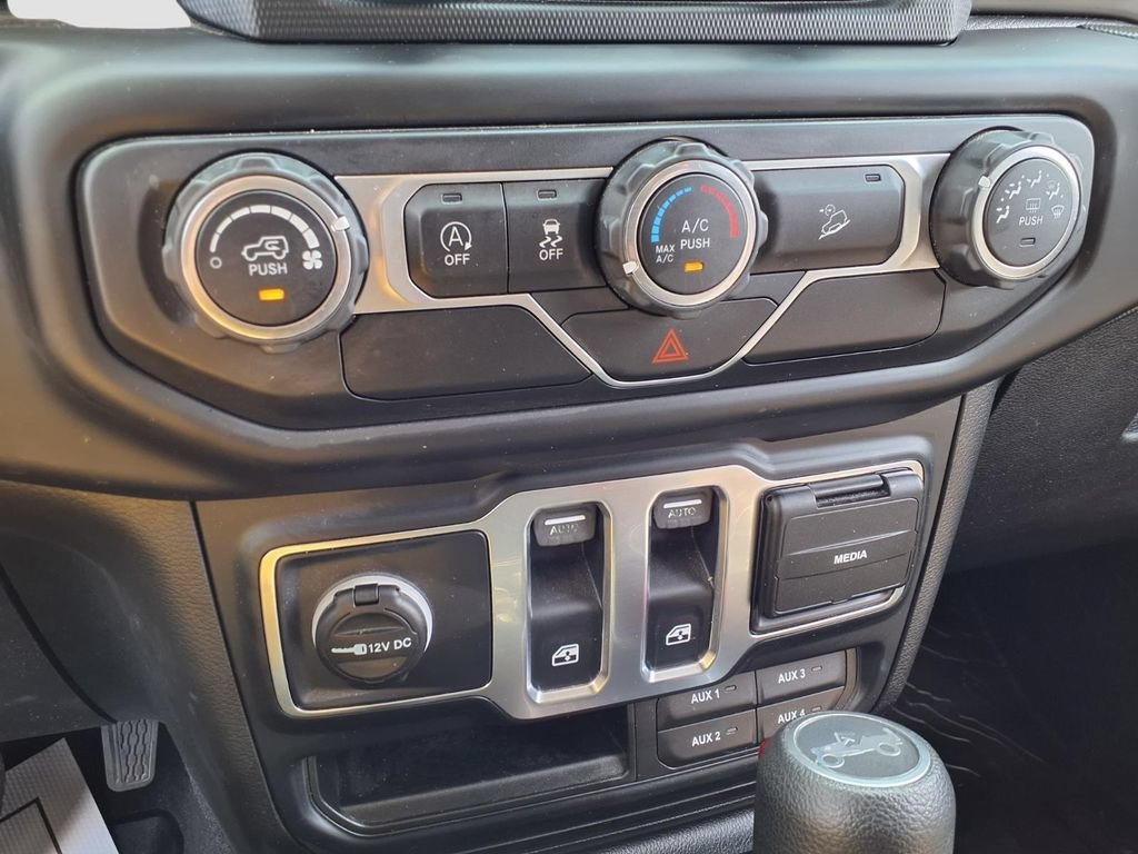 Used 2019 Jeep Wrangler Sport AWD/4WD image 14