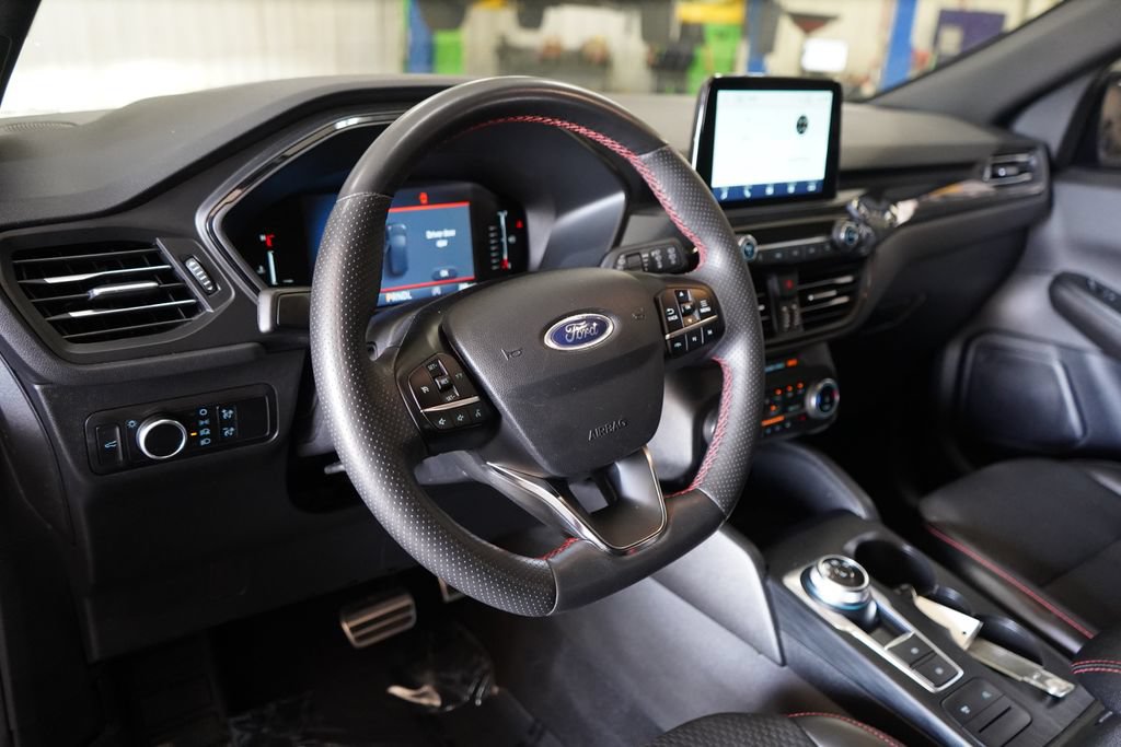 Certified 2024 Ford Escape ST-Line AWD/4WD image 18