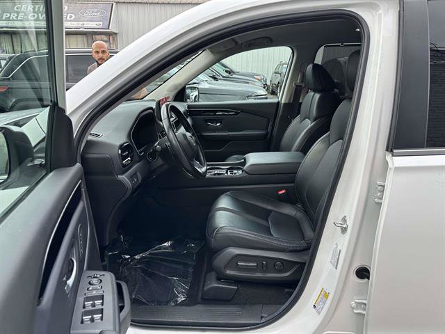 Used 2024 Honda Pilot EX-L image 3