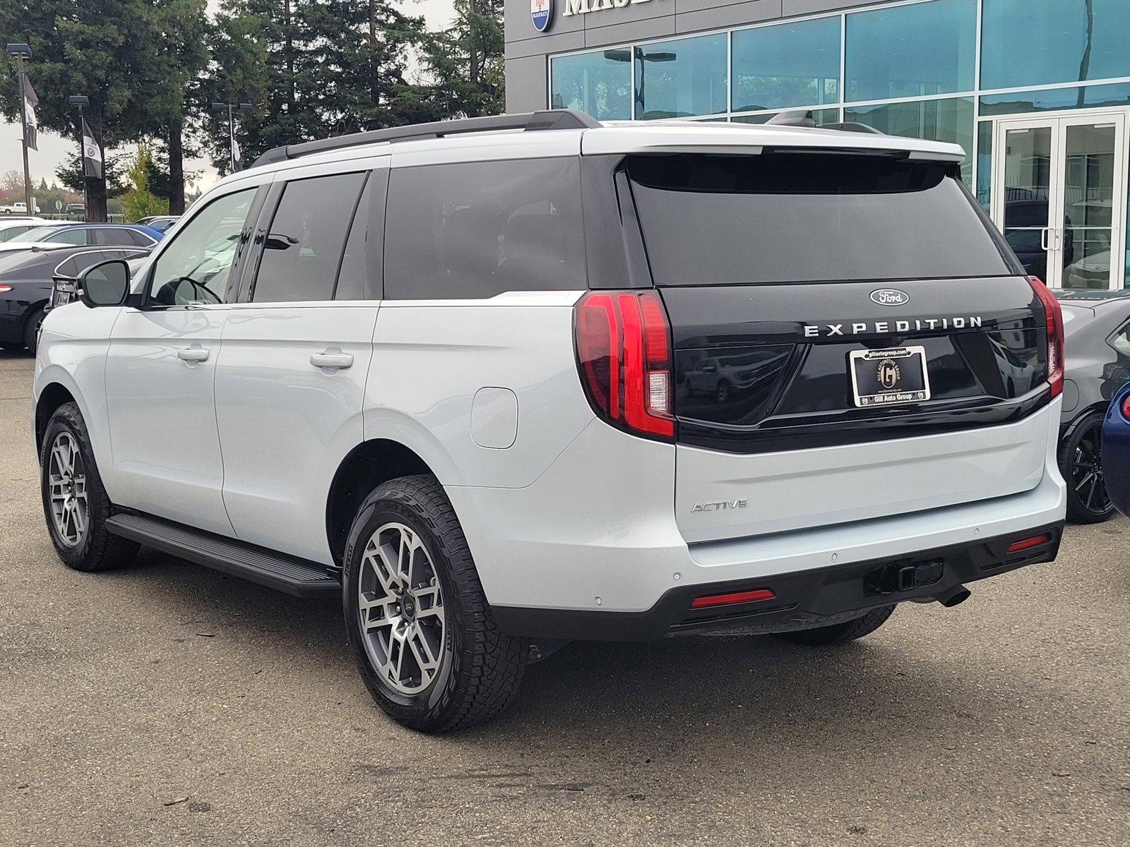 Certified 2025 Ford Expedition Active image 6