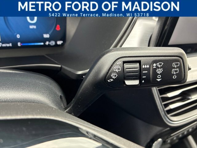 Certified 2024 Ford Escape Platinum AWD/4WD image 30
