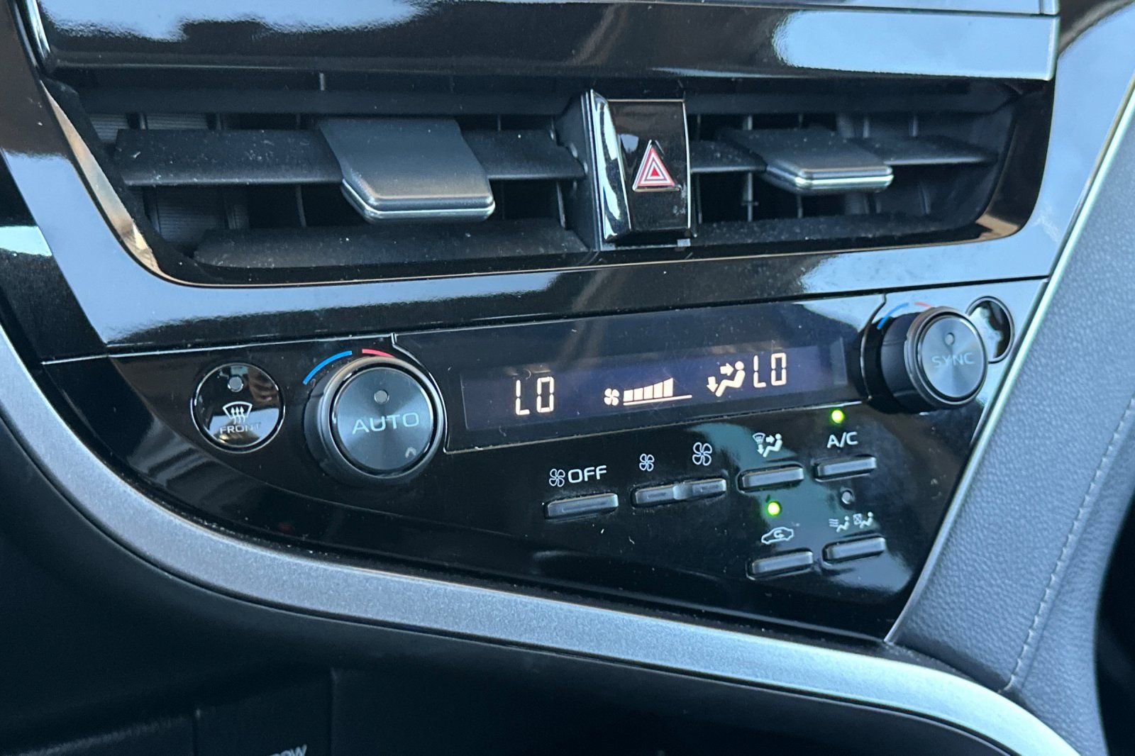 Used 2024 Toyota Camry SE w/ Audio Upgrade Package FWD image 27