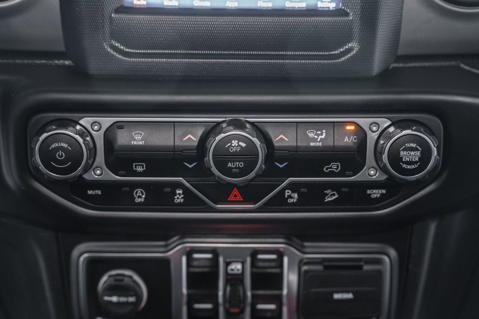 Used 2020 Jeep Wrangler Unlimited Sport S AWD/4WD image 29