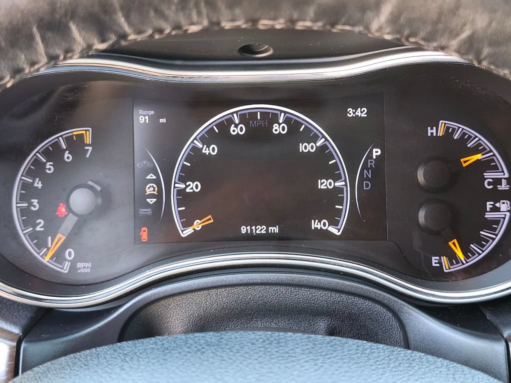Used 2017 Jeep Grand Cherokee Limited AWD/4WD image 31