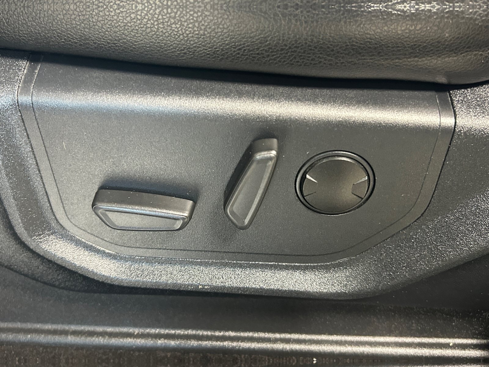 Certified 2019 Ford F150 Lariat w/ Equipment Group 502A Luxury AWD/4WD image 13