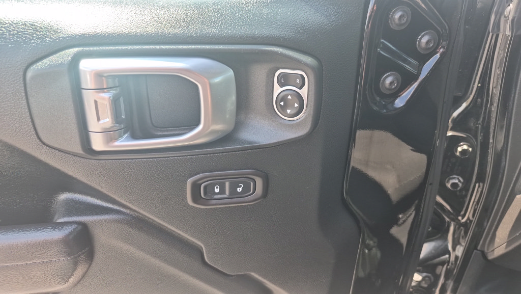 Used 2020 Jeep Gladiator Sport w/ Quick Order Package 24S AWD/4WD image 28