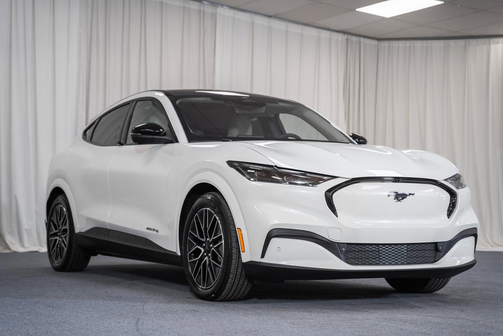 Certified 2025 Ford Mustang Mach-E Premium image 1