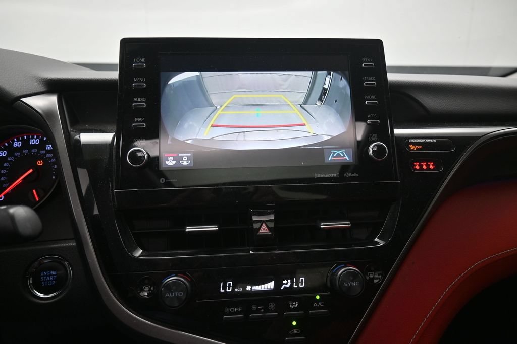 Used 2022 Toyota Camry XSE FWD image 4