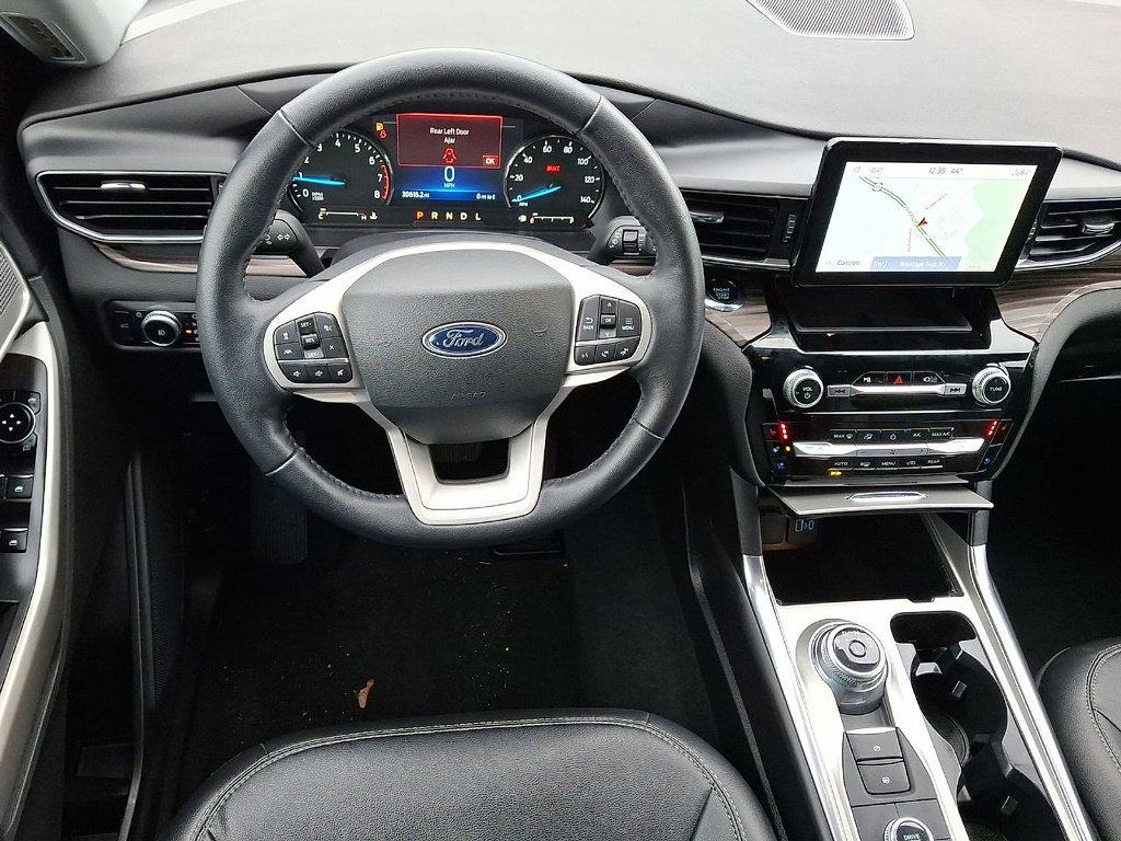 Certified 2022 Ford Explorer Limited w/ Equipment Group 301A image 26