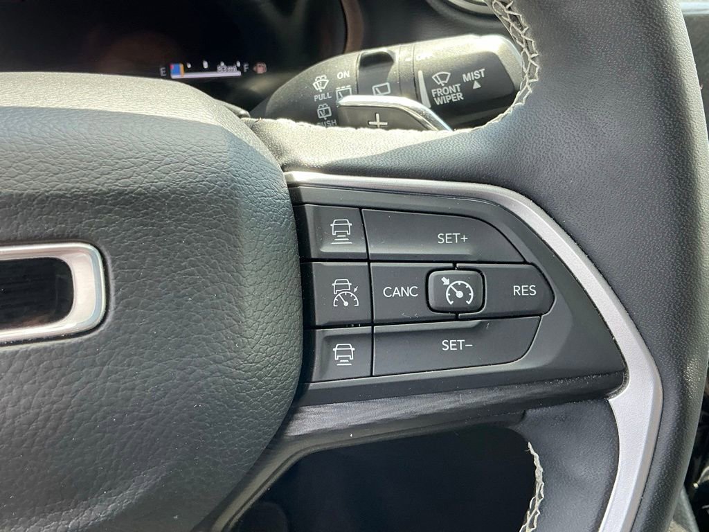 Used 2024 Jeep Grand Cherokee Altitude AWD/4WD image 32