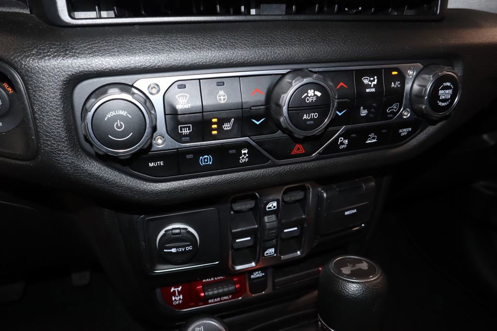 Used 2024 Jeep Wrangler Unlimited image 33