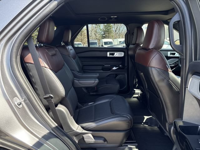 Certified 2022 Ford Explorer Platinum w/ Equipment Group 601A AWD/4WD image 14