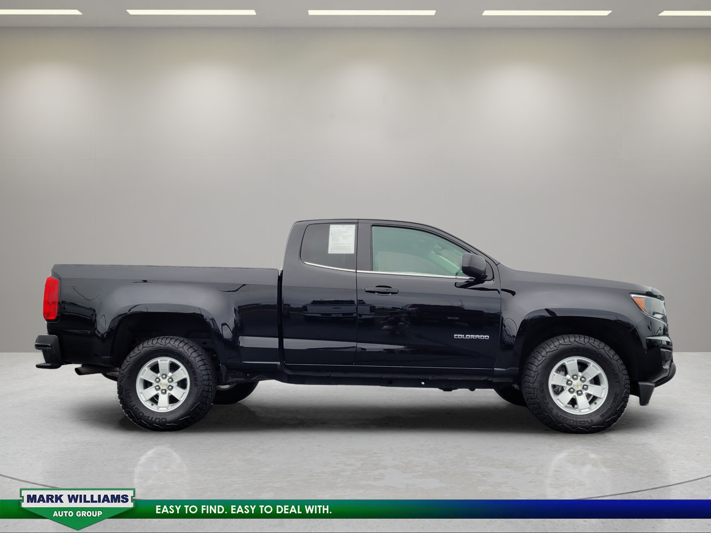Used 2020 Chevrolet Colorado W/T w/ WT Convenience Package AWD/4WD image 2