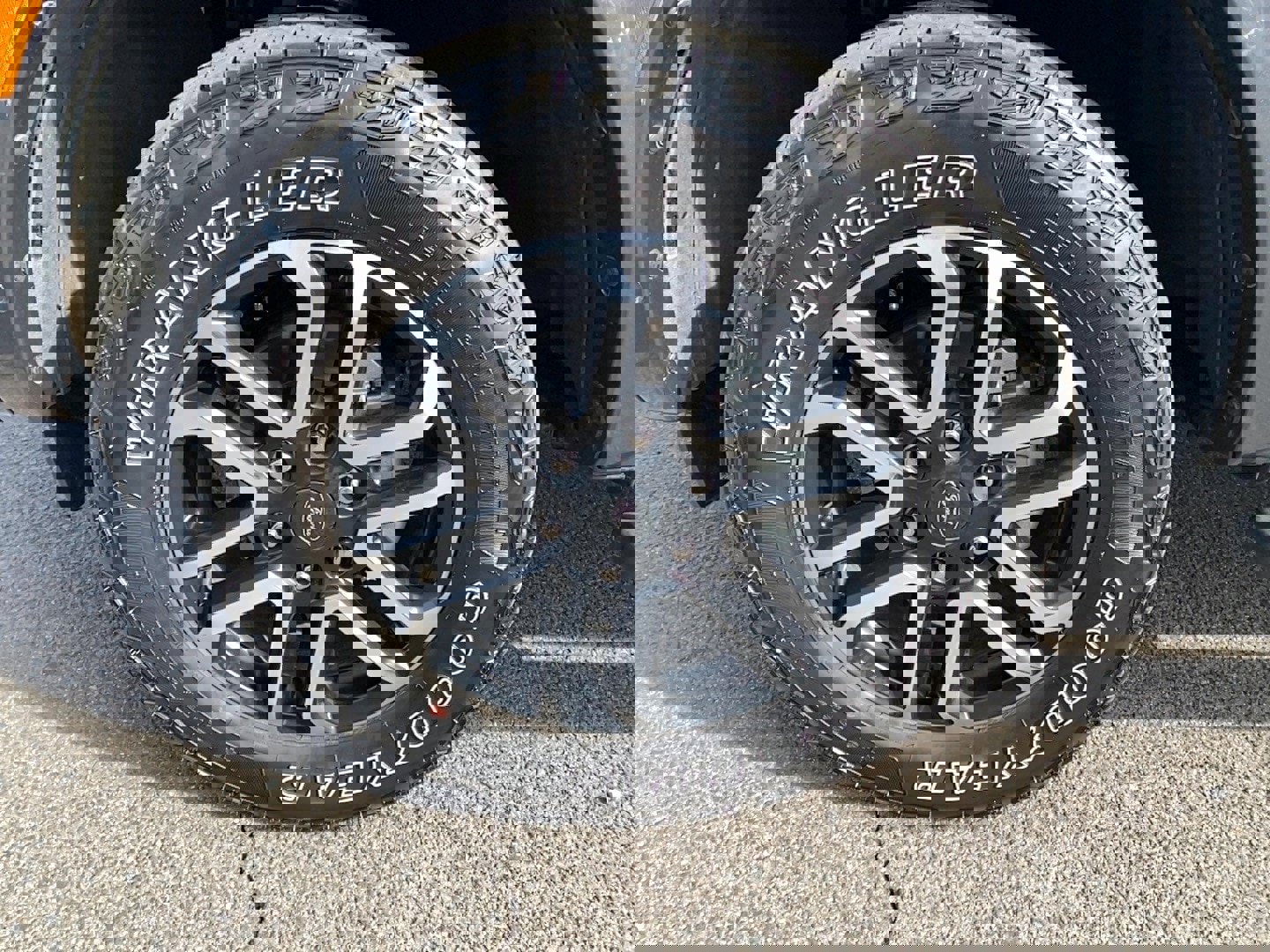 Certified 2024 Ford Ranger Lariat w/ FX4 Off-Road Package image 9