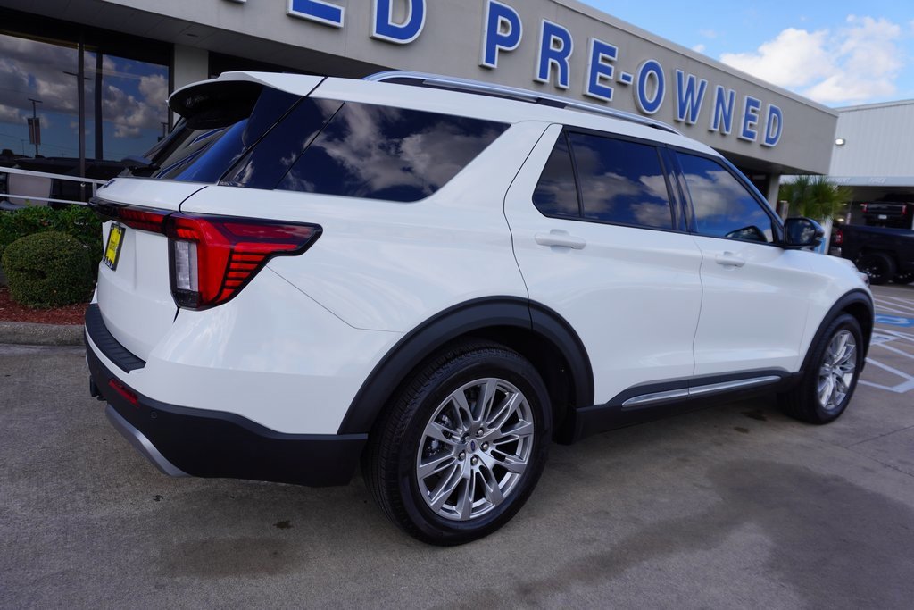 Certified 2025 Ford Explorer Platinum image 4
