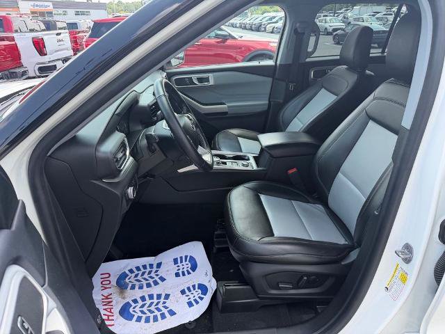Certified 2022 Ford Explorer XLT w/ Equipment Group 202A AWD/4WD image 11