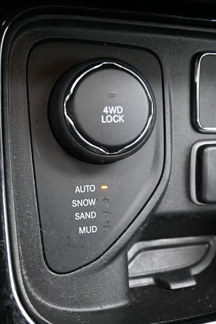 Used 2019 Jeep Compass Latitude AWD/4WD image 13