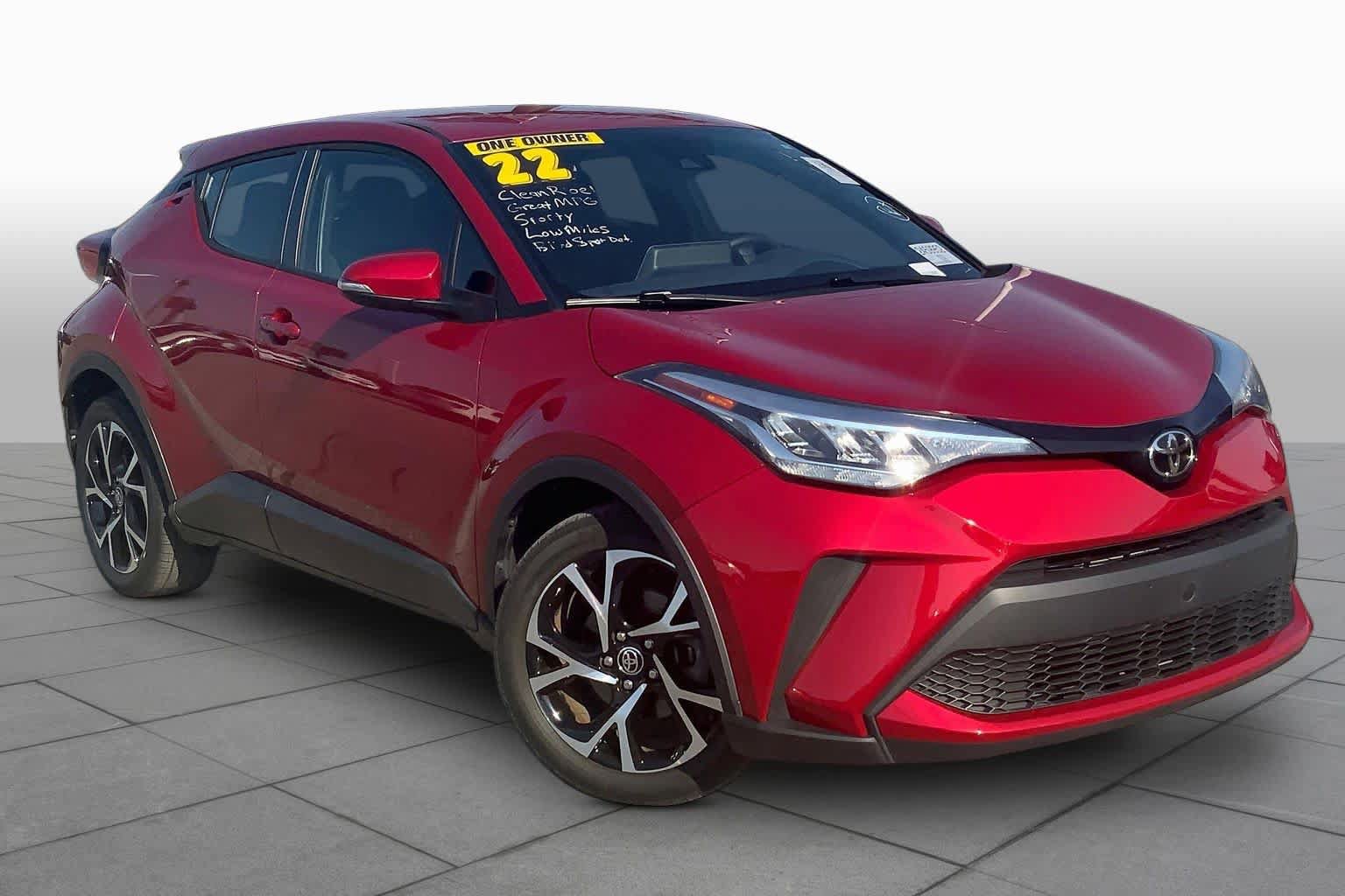 Used 2022 Toyota C-HR XLE FWD image 3