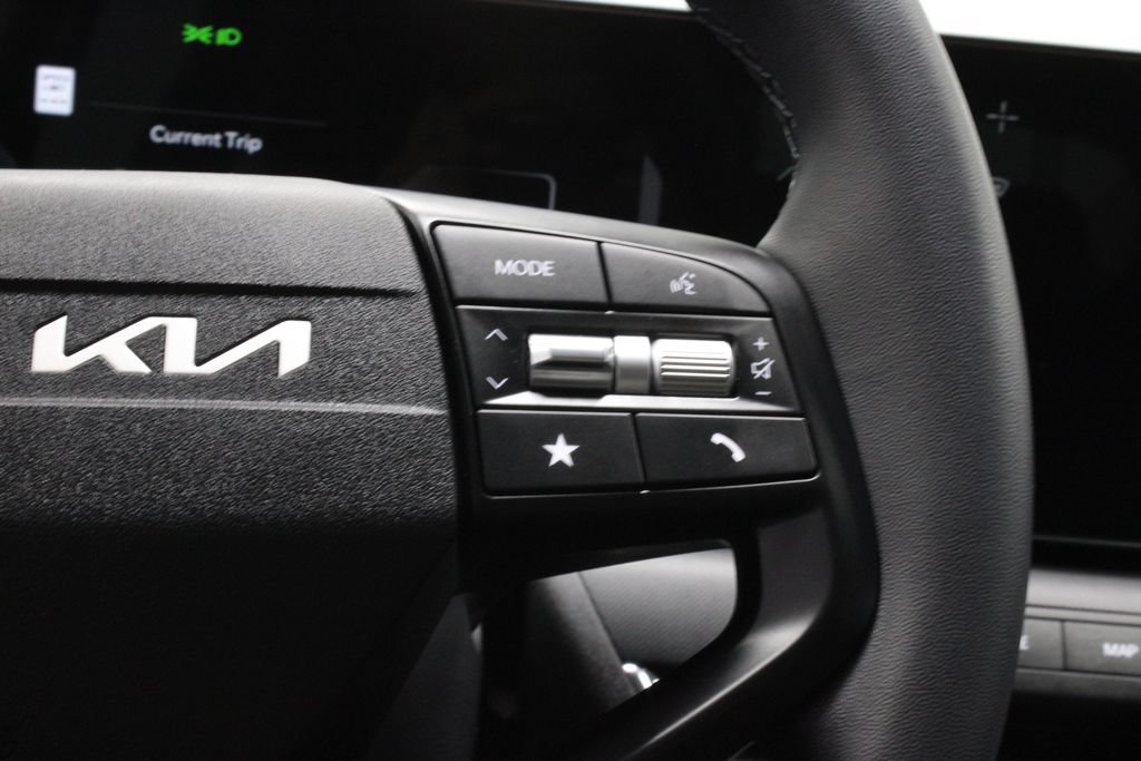 Used 2025 Kia K4 EX FWD image 28