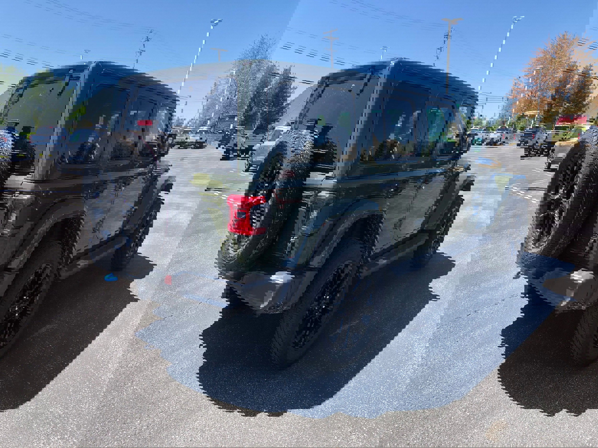 Used 2021 Jeep Wrangler Unlimited Sahara w/ Cold Weather Group image 4