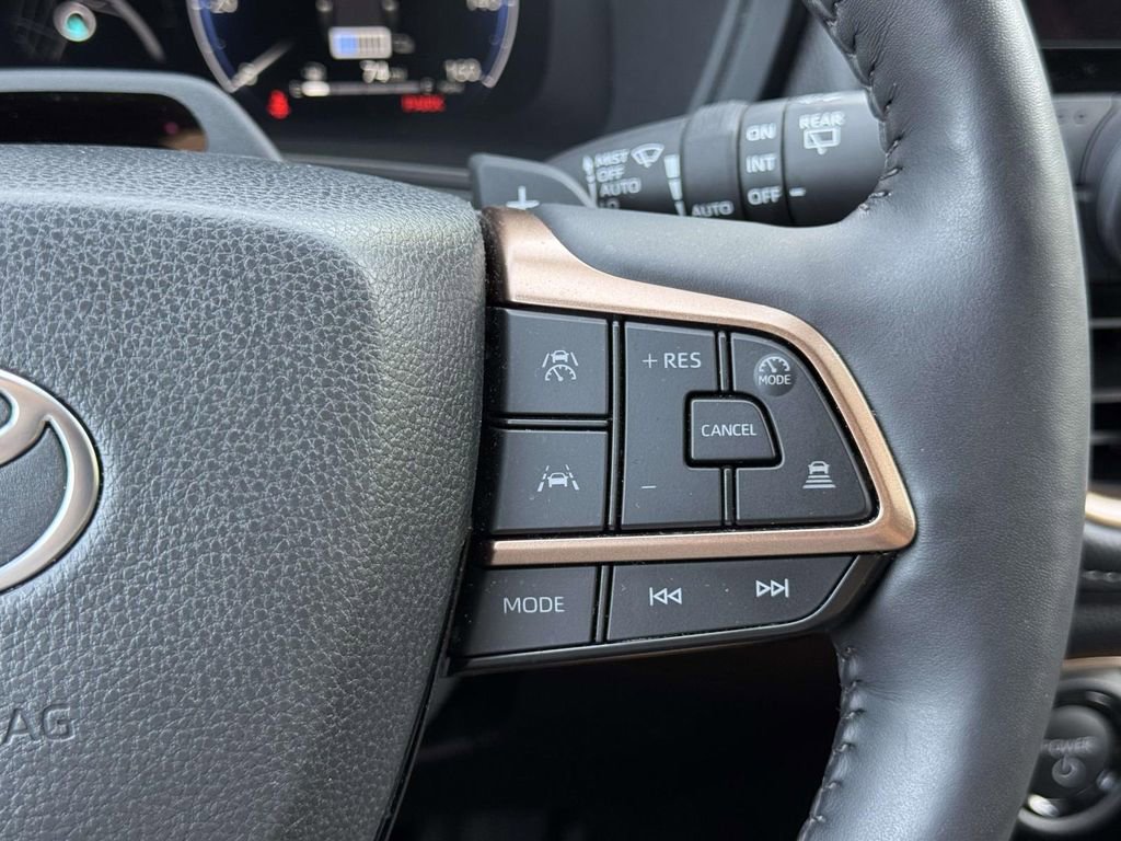 Used 2025 Toyota Grand Highlander AWD Hybrid image 11