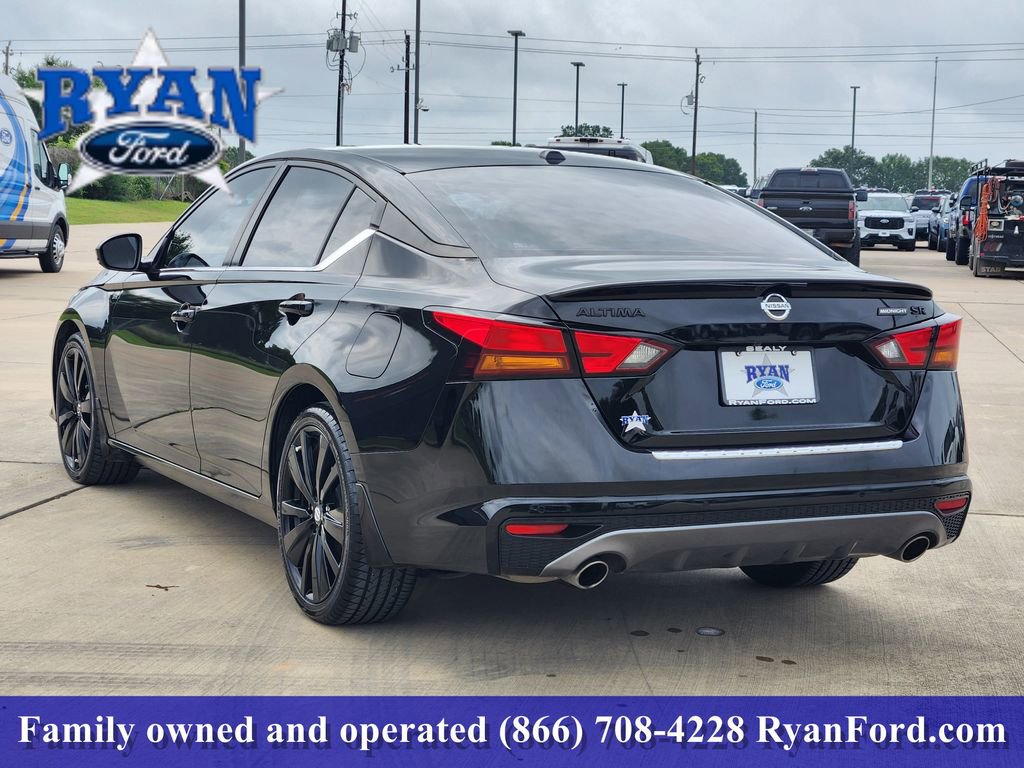 Used 2022 Nissan Altima 2.5 SR w/ Midnight Edition Package FWD image 4