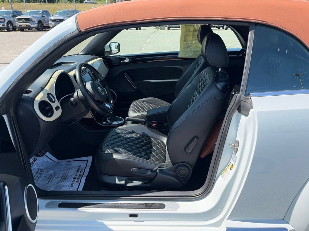 Used 2019 Volkswagen Beetle 2.0T Final Edition SEL FWD image 9