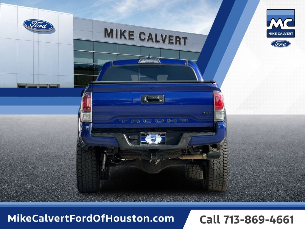 Used 2022 Toyota Tacoma TRD Off-Road w/ TRD Premium Off Road Package AWD/4WD image 4