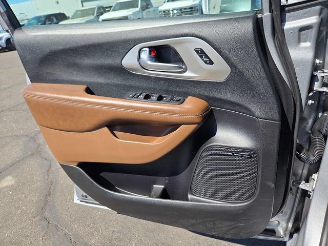 Used 2021 Chrysler Pacifica Limited w/ Premium & Safety Sphere Group AWD/4WD image 13